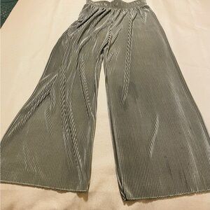 Accordion style wide leg pants